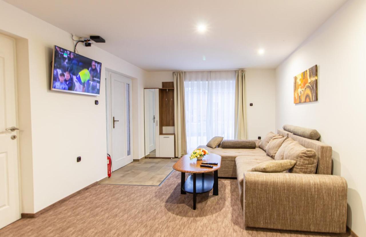 Deli Terasz A Apartman Free Parking, Self-Check-In Anytime Ráb Exteriér fotografie